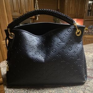 Black Shoulder Bag